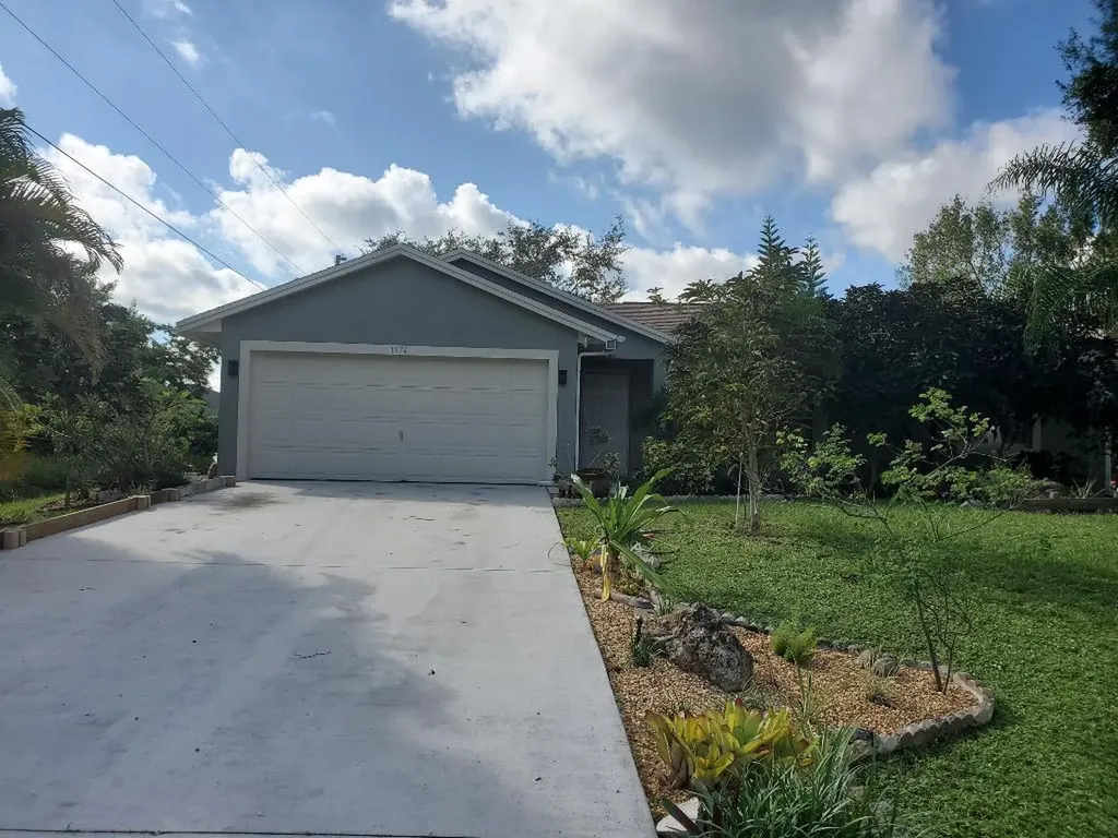 1574 SW Gadsan Avenue Port St Lucie FL 34953