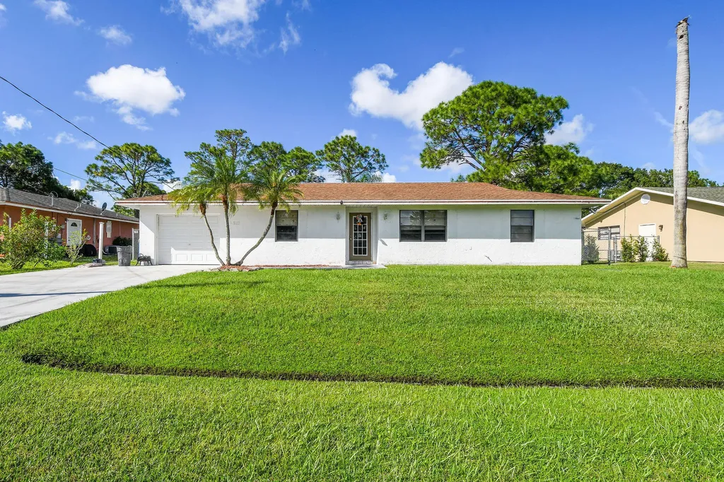 217 SW De Gouvea Terrace Port St Lucie FL 34984