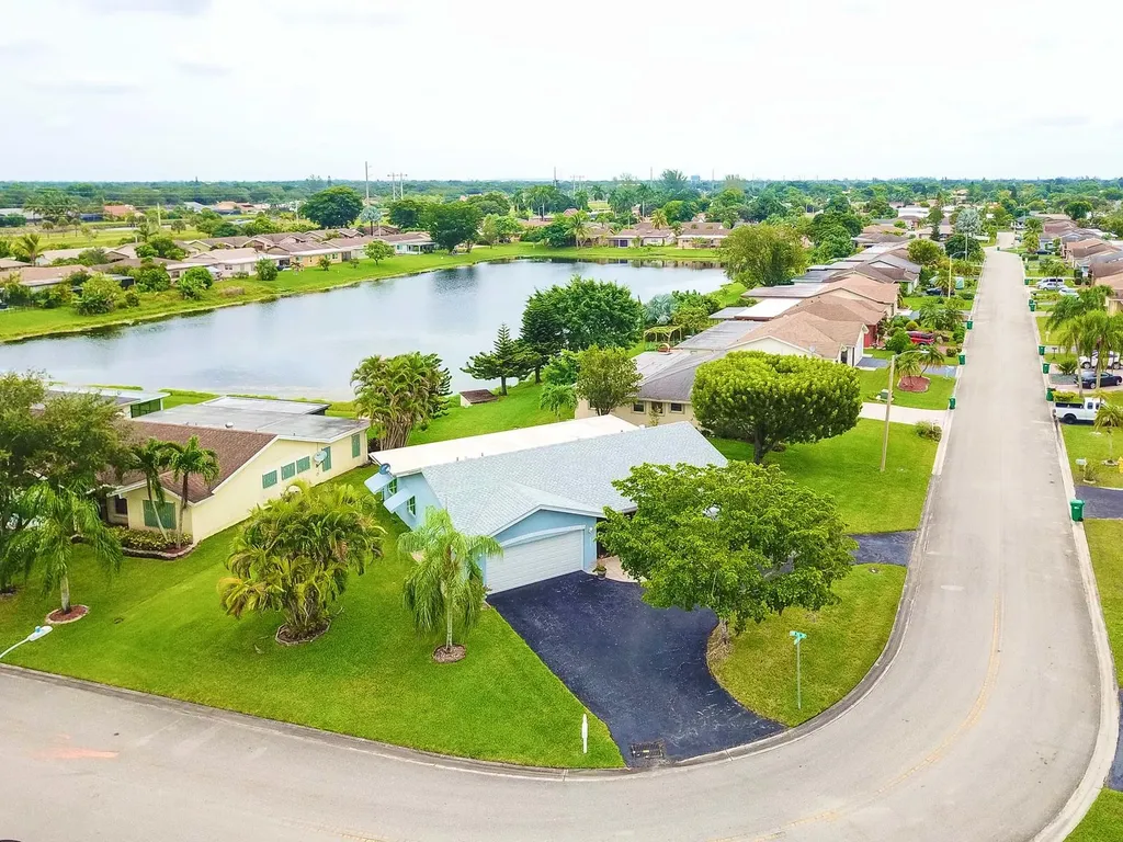 9735 NW 82nd Street Tamarac FL 33321