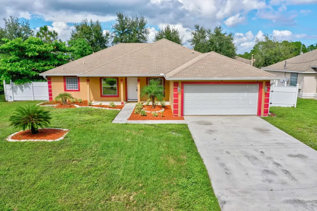 5877 NW Hann Drive Port St Lucie FL 34986