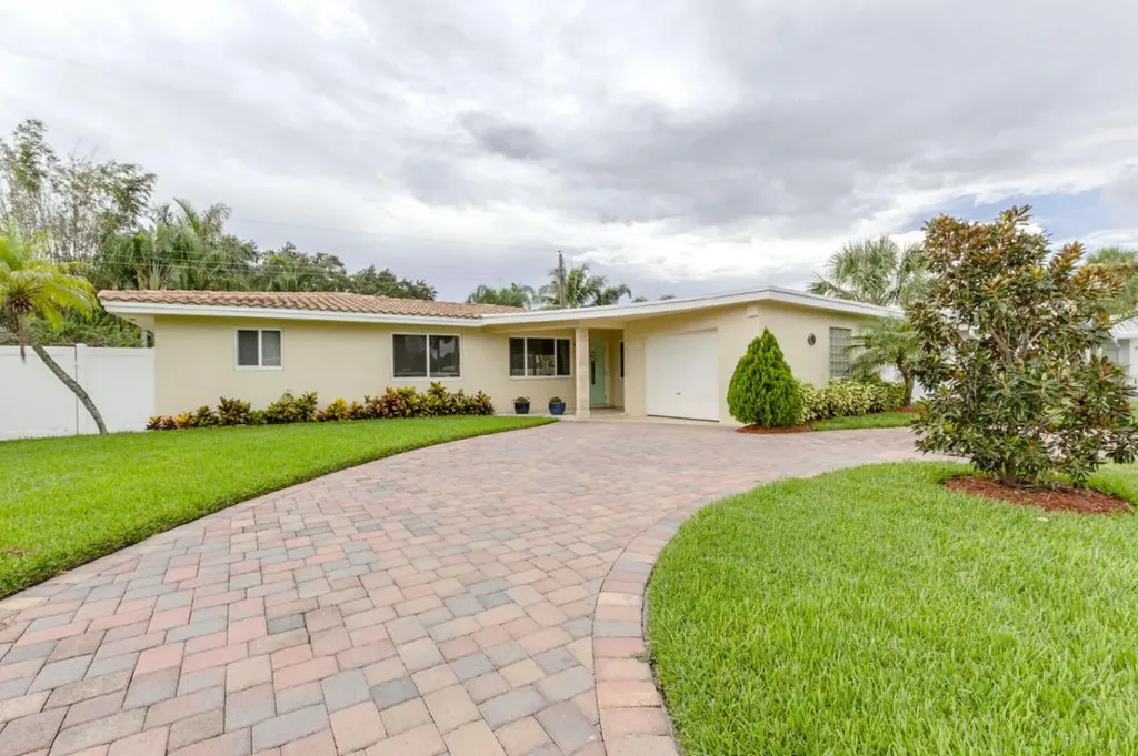 768 W Camino Real Boca Raton FL 33486