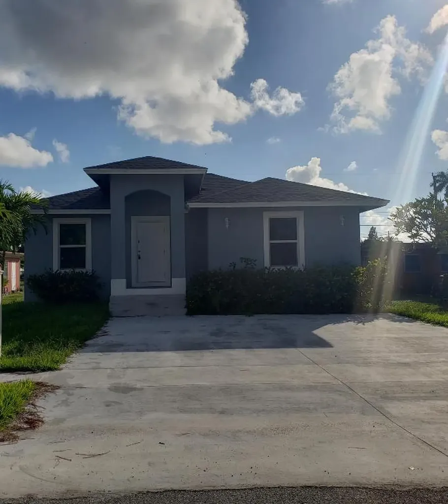 516 Fleming Avenue Greenacres FL 33463