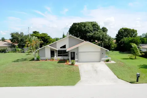 527 SE 21st Avenue Cape Coral FL 33990