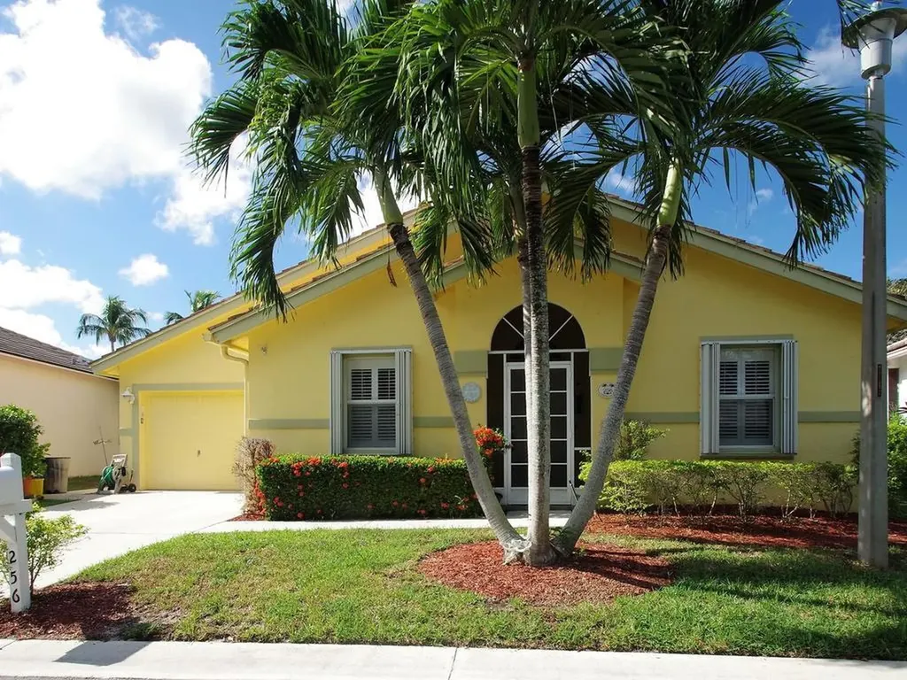 256 Caribe Court Greenacres FL 33413