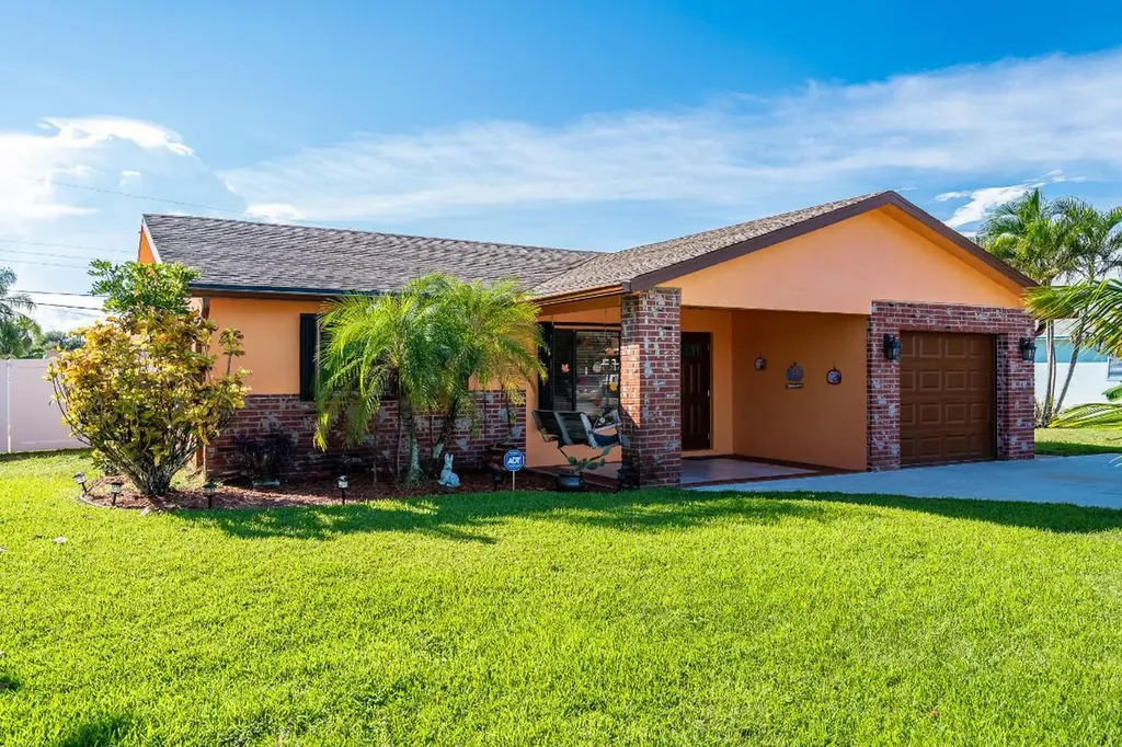 1301 NW 8th Court Boynton Beach FL 33426