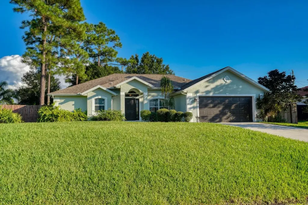 1925 SW Certosa Road Port St Lucie FL 34953