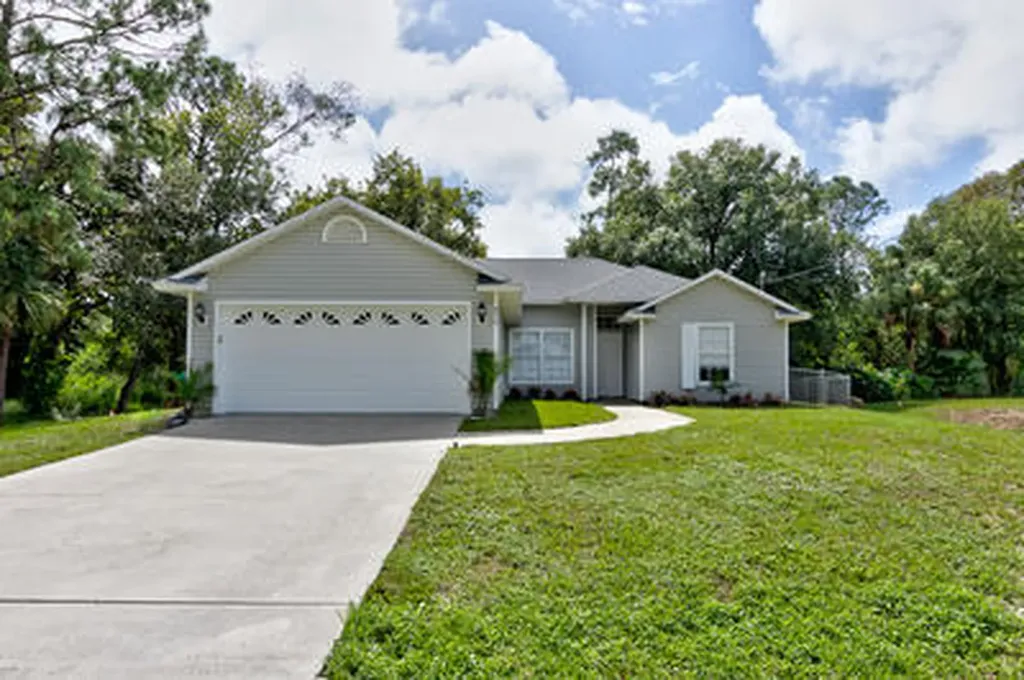 879 Gladiola Avenue Sebastian FL 32958