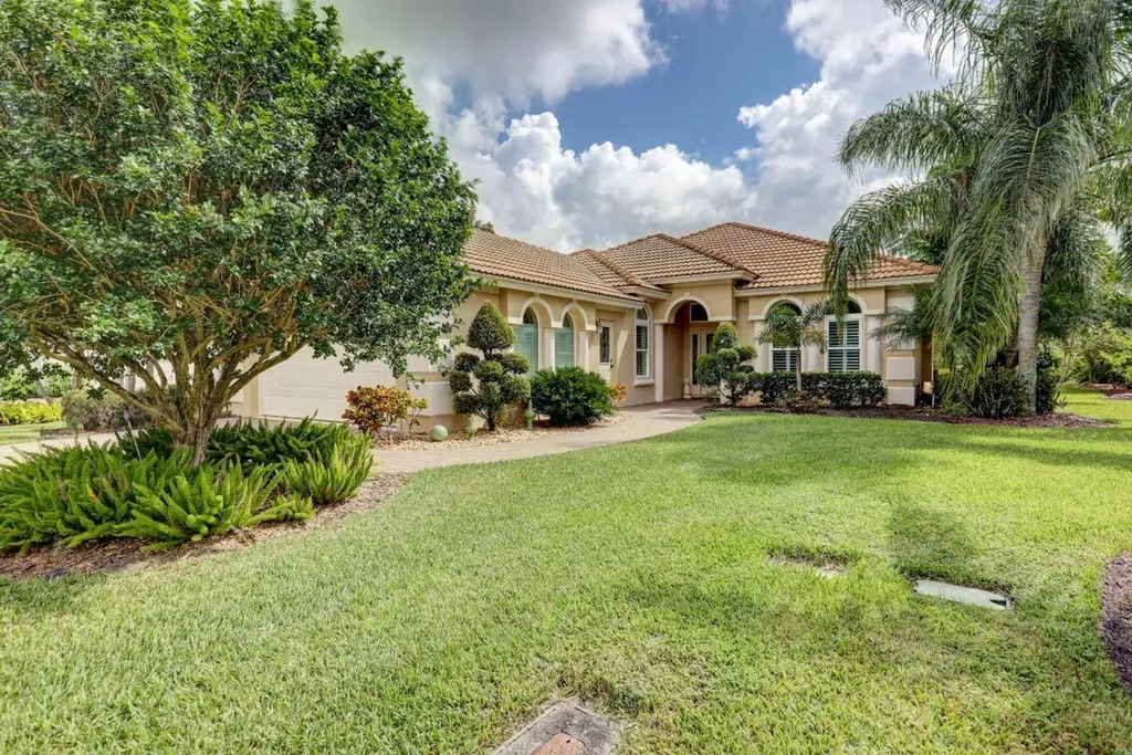 1310 NW Red Oak Way Jensen Beach FL 34957