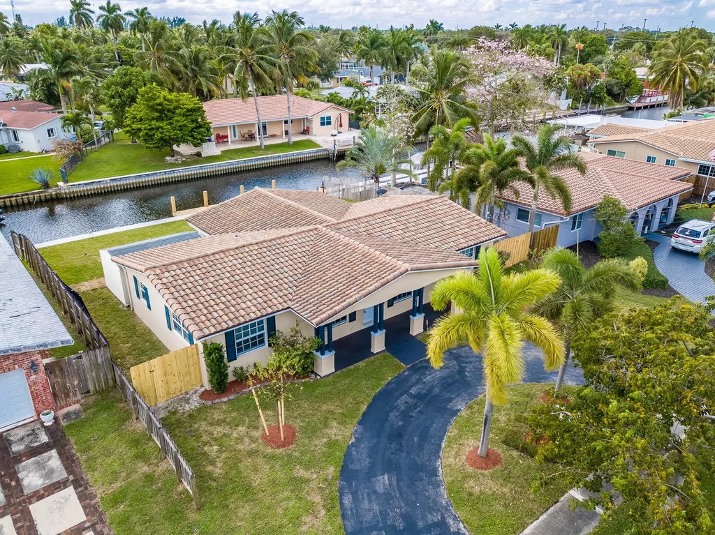 5760 SW 17th Street Plantation FL 33317