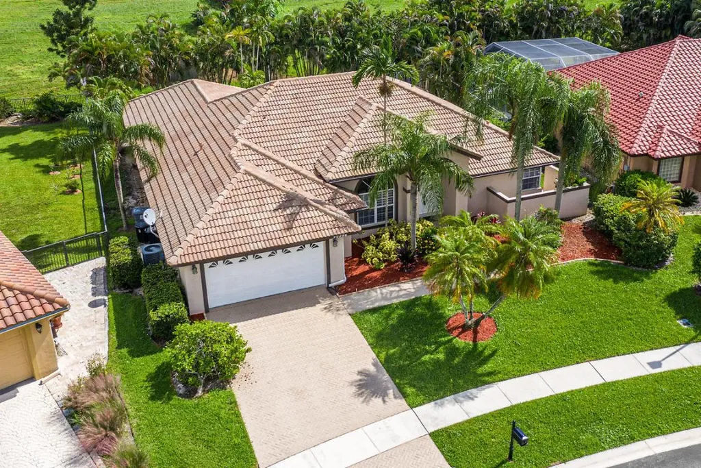 20296 Hacienda Court Boca Raton FL 33498
