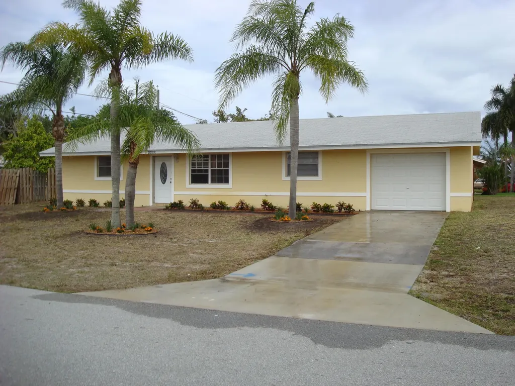 6774 Venetian Drive Lake Worth FL 33462