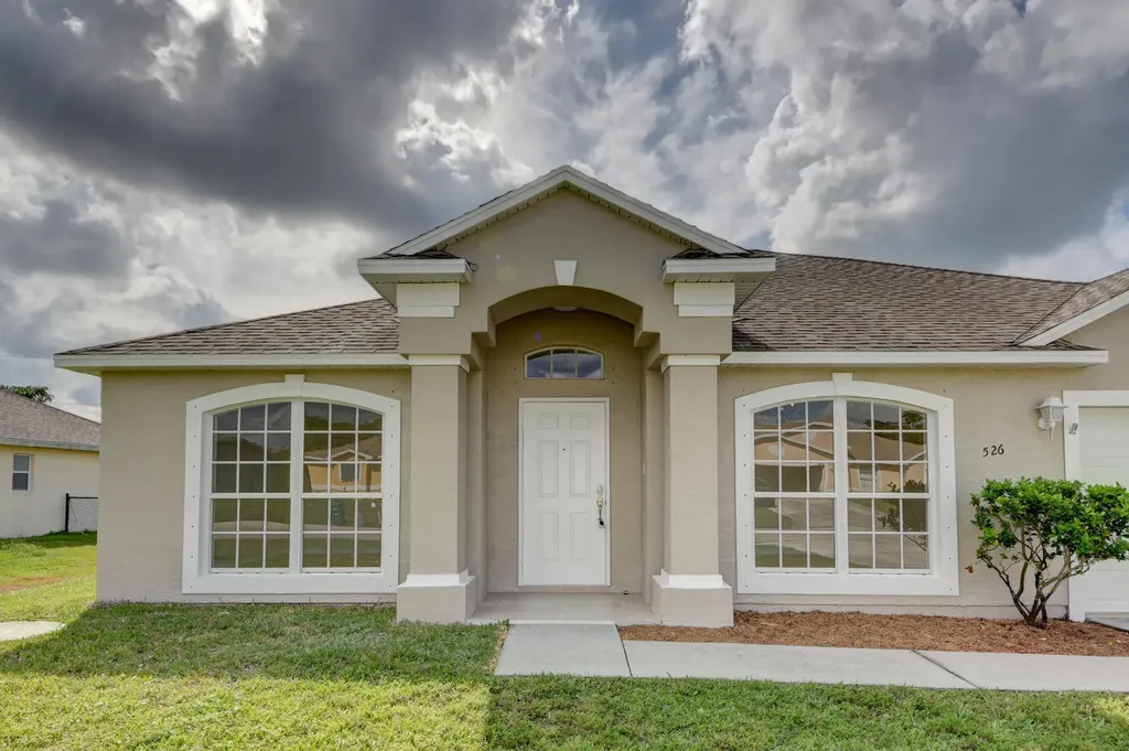 526 SW Baoy Avenue Port St Lucie FL 34953
