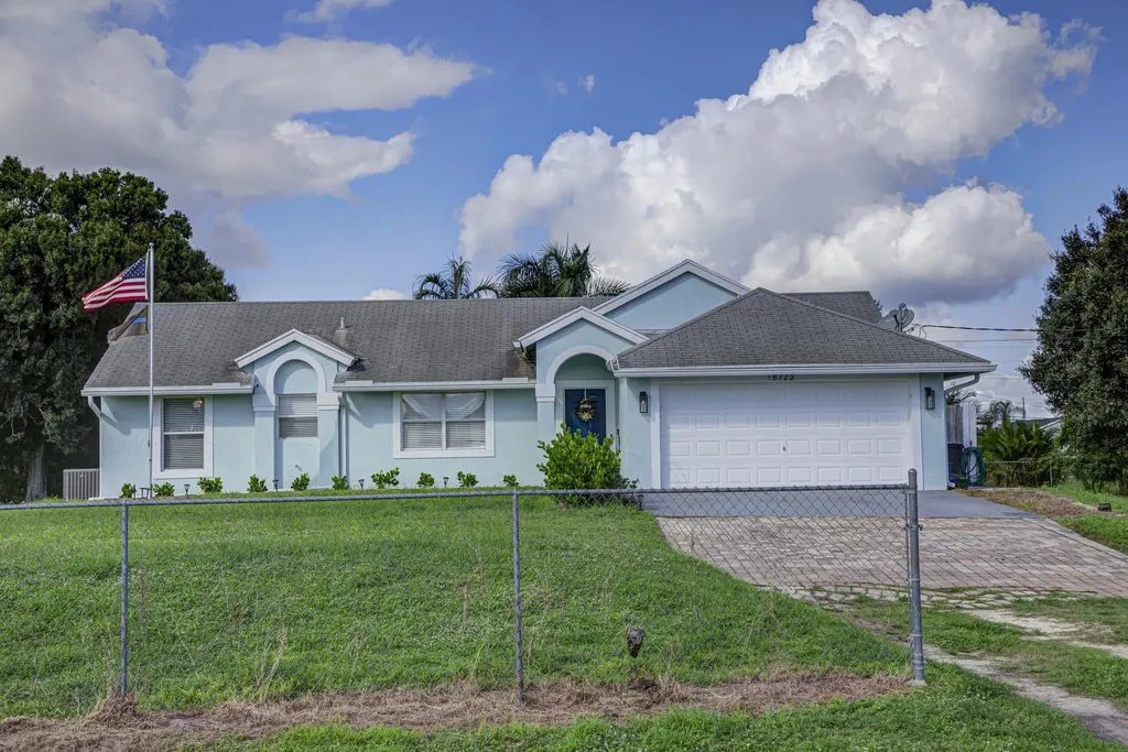 18723 48th Avenue N Loxahatchee FL 33470