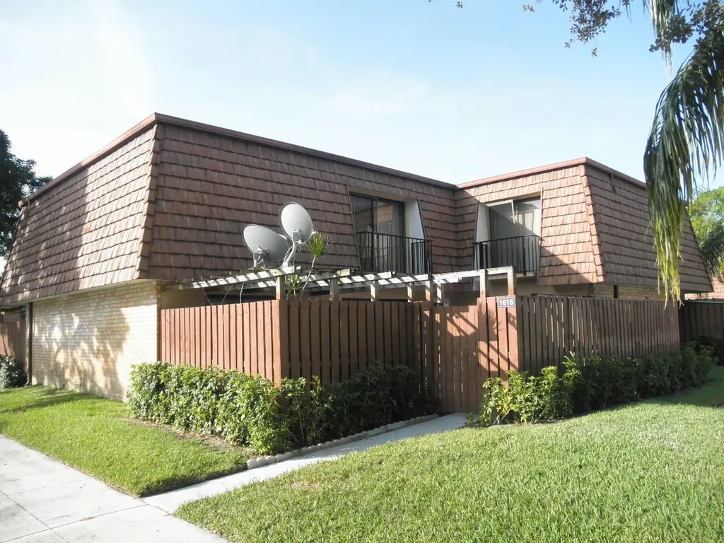 1618 16th Lane Greenacres FL 33463