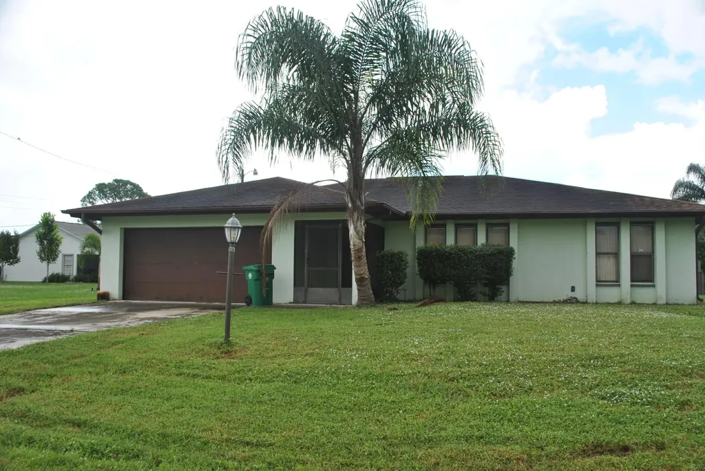 2409 SW Avondale Street Port St Lucie FL 34984