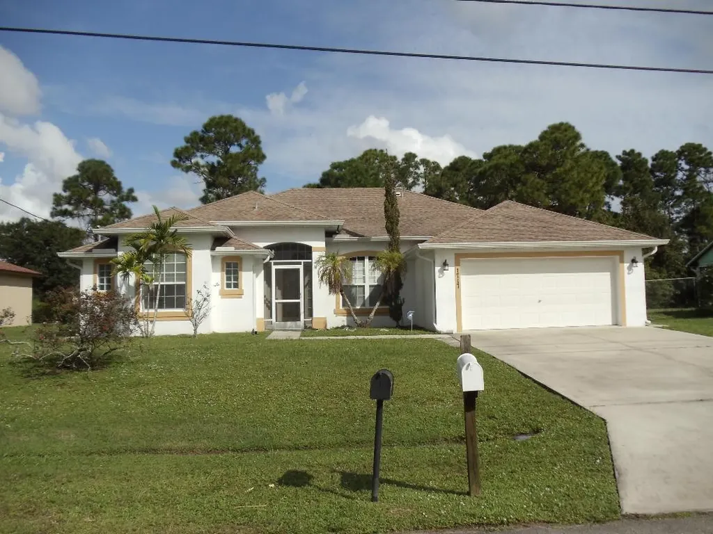 1717 SW Penrose Avenue Port St Lucie FL 34953