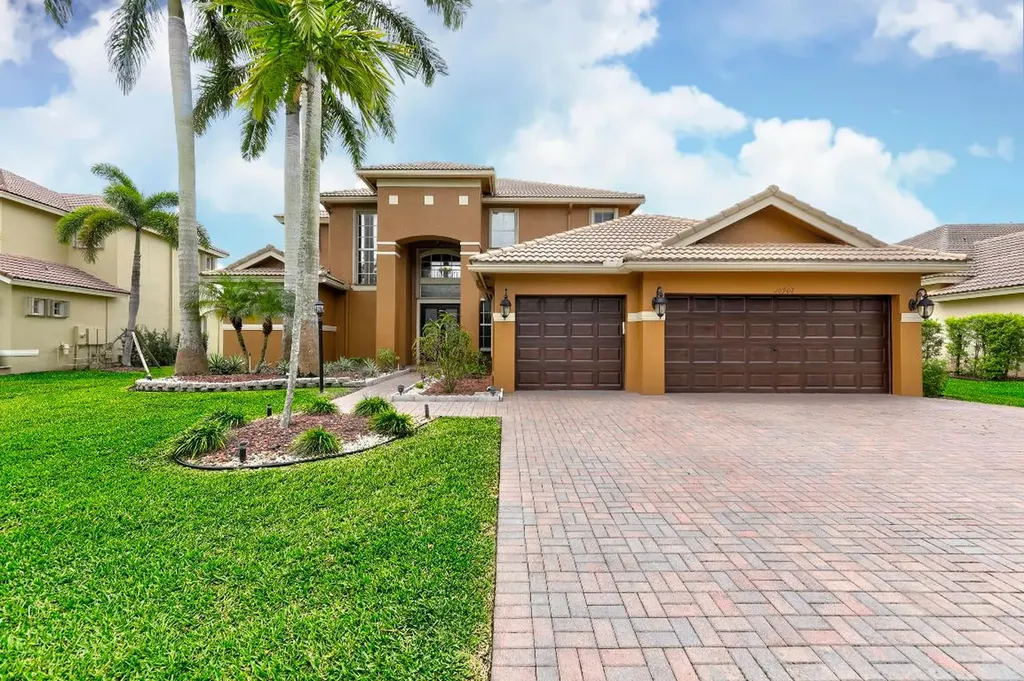10902 NW 70th Court Parkland FL 33076
