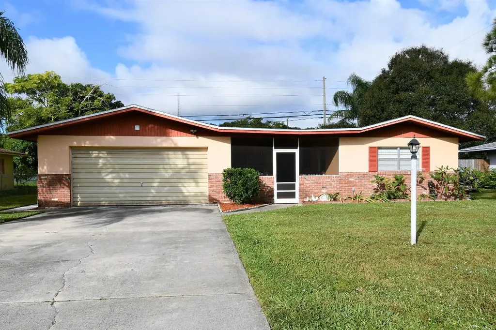 2601 Chesterfield Drive Fort Pierce FL 34982