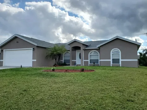 1068 SW Liberty Avenue Port St Lucie FL 34953
