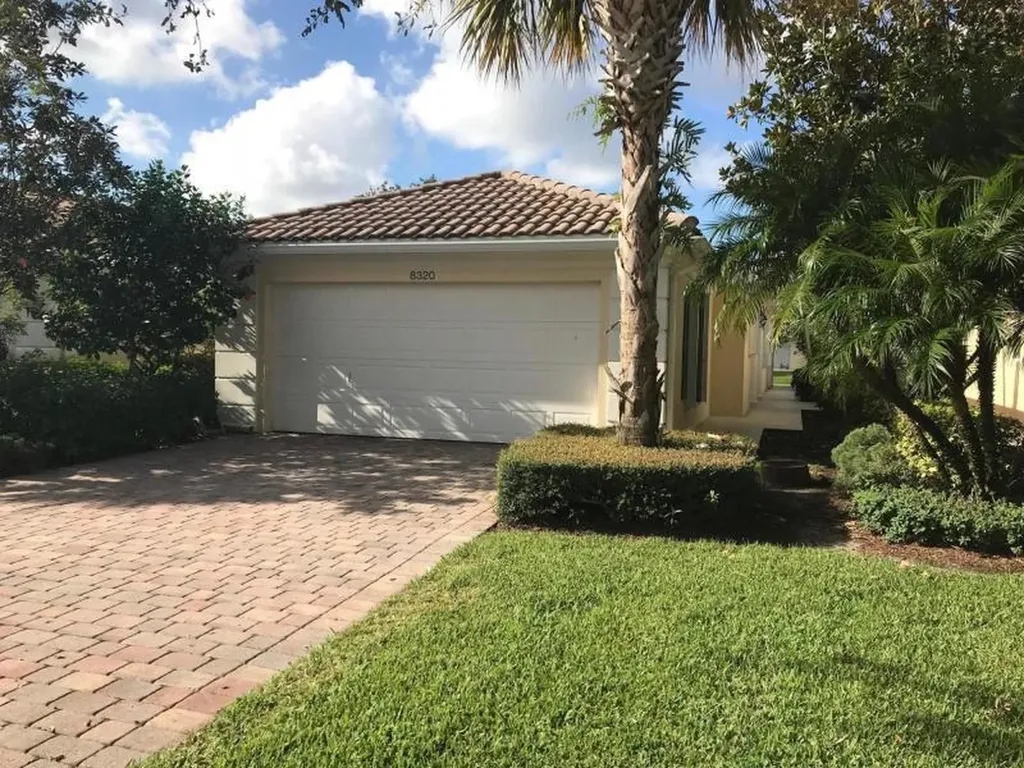 8320 Eleuthera Lane Wellington FL 33414