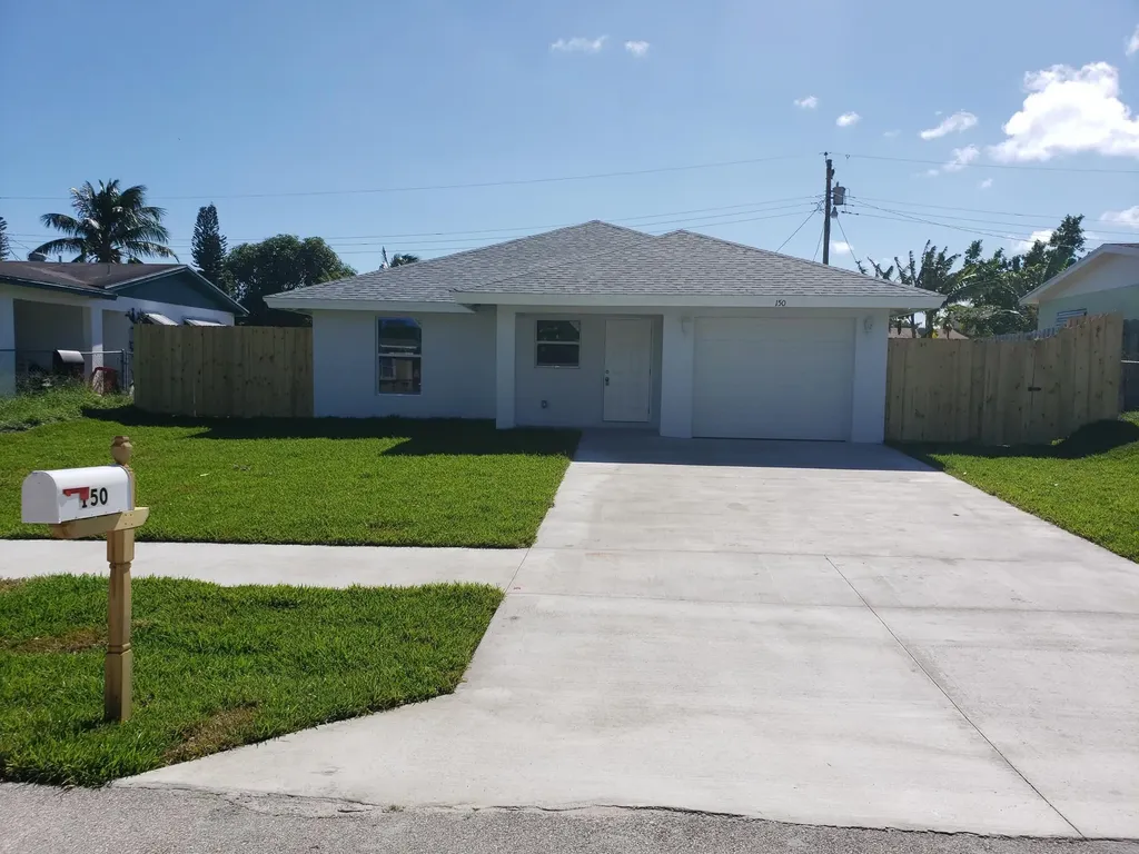 150 NE 28th Court Boynton Beach FL 33435