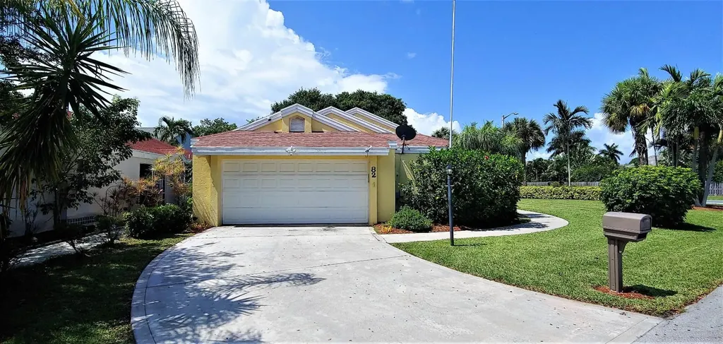82 Sandpiper Way Boynton Beach FL 33436