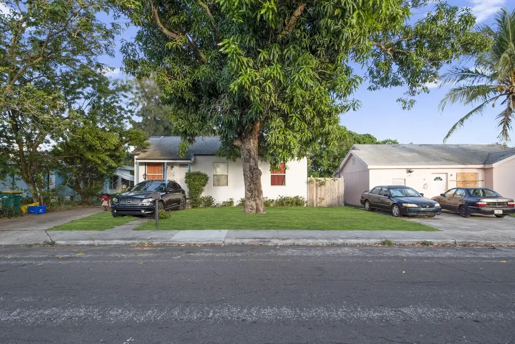 1118 S L Street Lake Worth Beach FL 33460