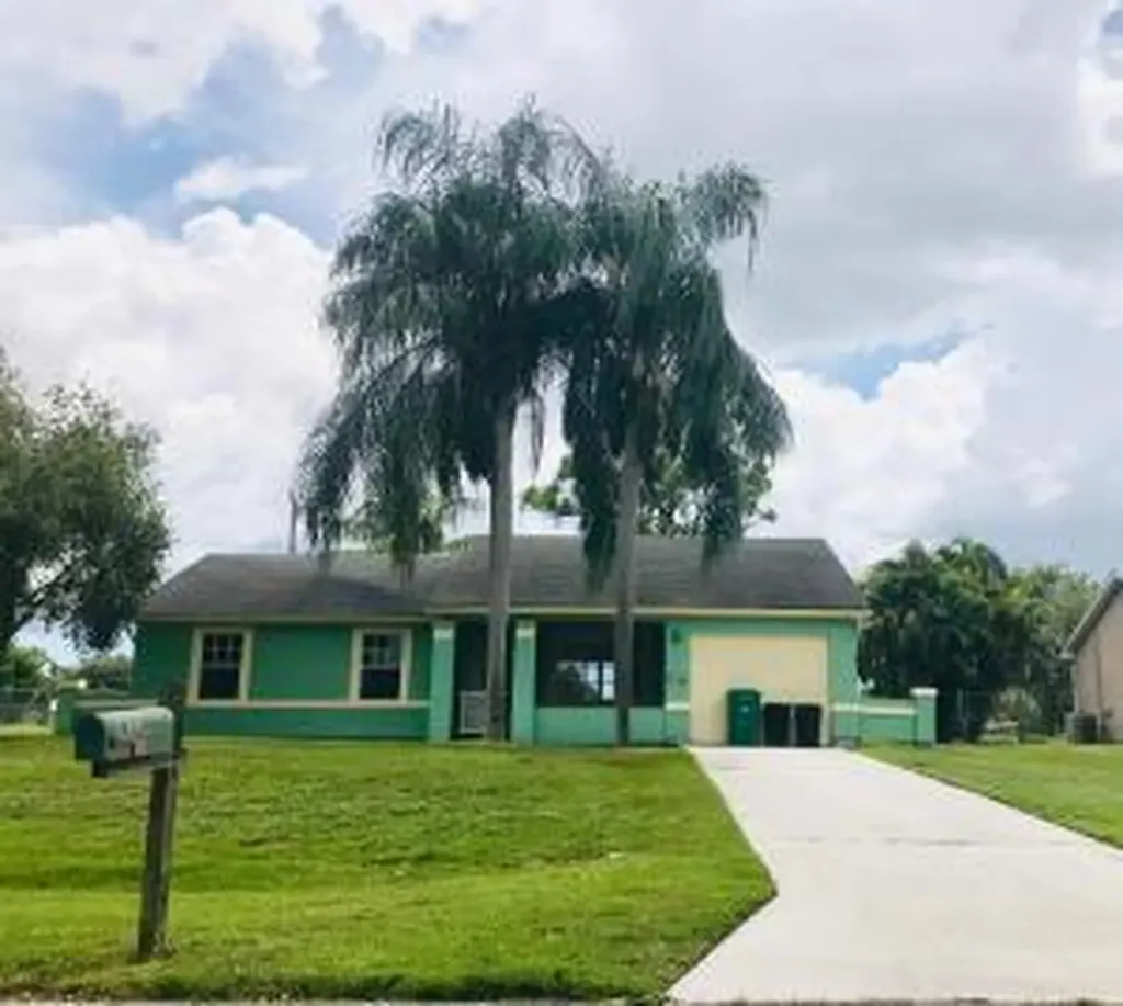 2825 SW Pierson Road Port St Lucie FL 34953