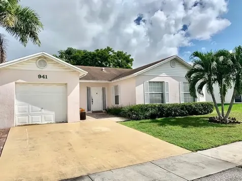 941 SW 88th Avenue Pembroke Pines FL 33025