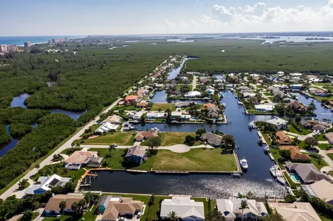15 Crown Court Hutchinson Island FL 34949