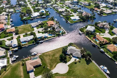 15 Crown Court Hutchinson Island FL 34949