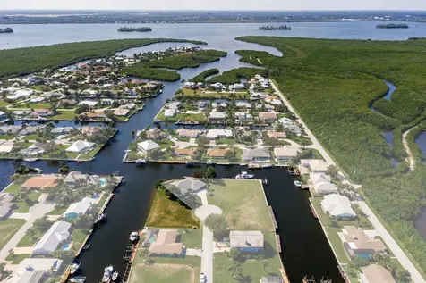 15 Crown Court Hutchinson Island FL 34949