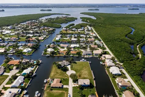 15 Crown Court Hutchinson Island FL 34949