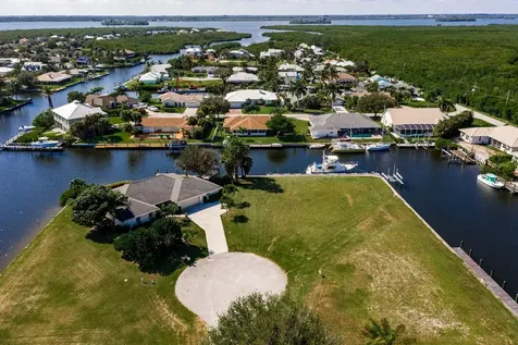 15 Crown Court Hutchinson Island FL 34949