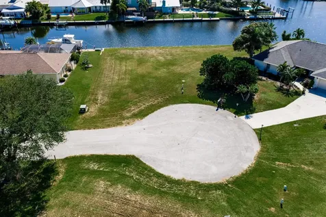 15 Crown Court Hutchinson Island FL 34949