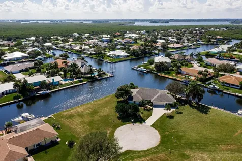 15 Crown Court Hutchinson Island FL 34949