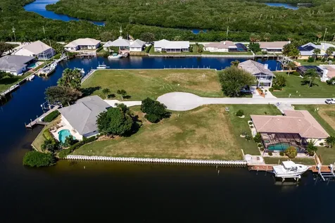 15 Crown Court Hutchinson Island FL 34949