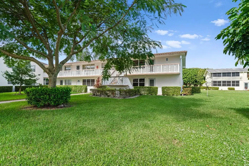 11 Cambridge A West Palm Beach FL 33417