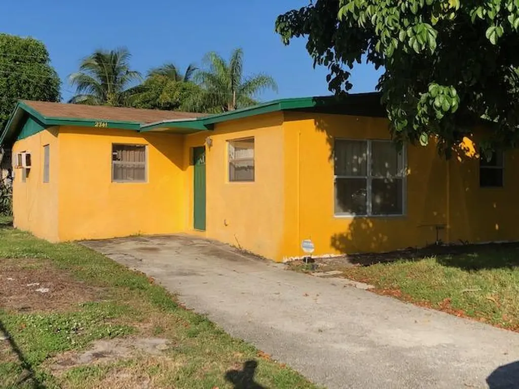 2741 NE 4th Street Boynton Beach FL 33435