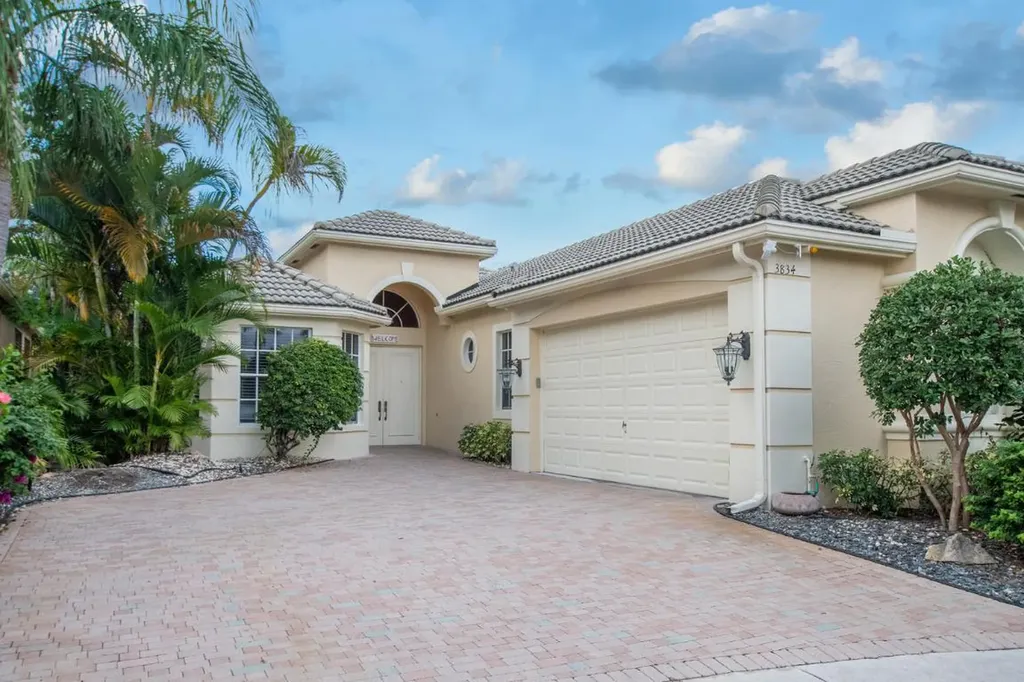 3834 Newhaven Lake Drive Lake Worth FL 33449
