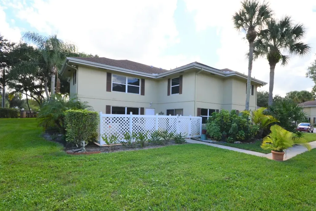 1 Amherst Court Royal Palm Beach FL 33411