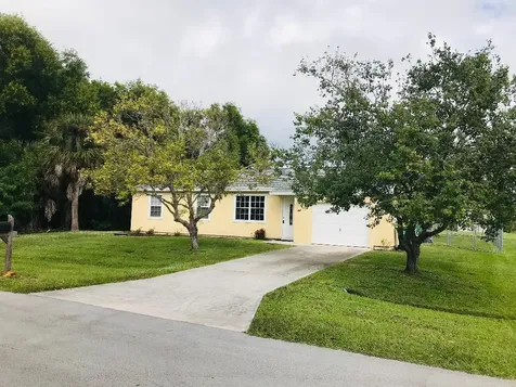 2233 SE Friendship Street Port St Lucie FL 34952