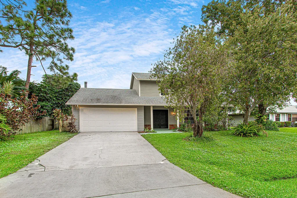 443 SE Wallace Terrace Port St Lucie FL 34983