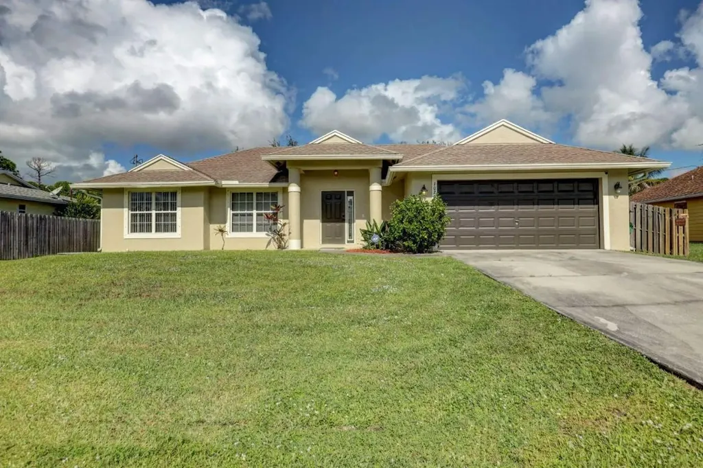 1025 SW Payne Avenue Port St Lucie FL 34953
