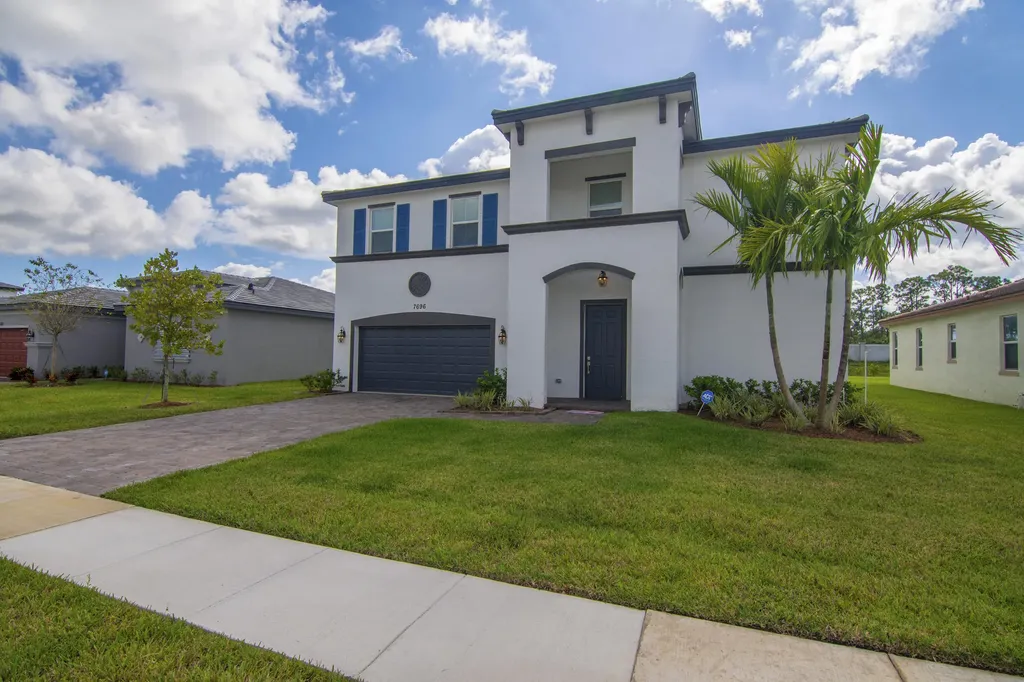 7696 NW Greenspring Street Port St Lucie FL 34987