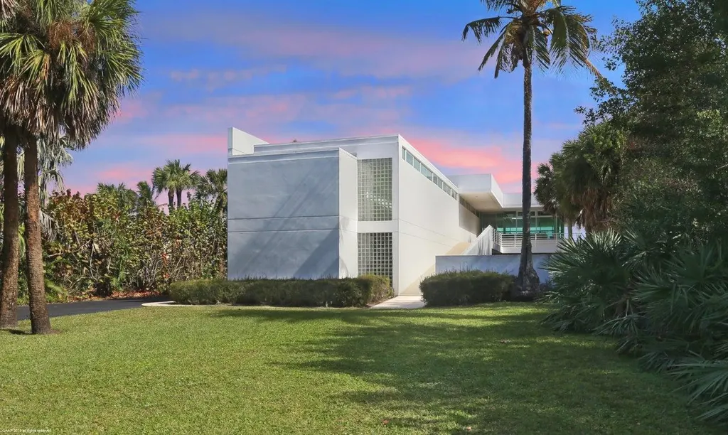35 N Beach Road Hobe Sound FL 33455