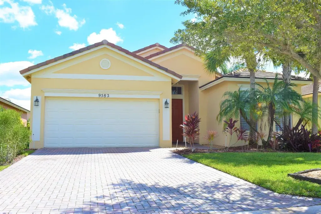 9582 SW Lindale Trace Boulevard Port St Lucie FL 34987