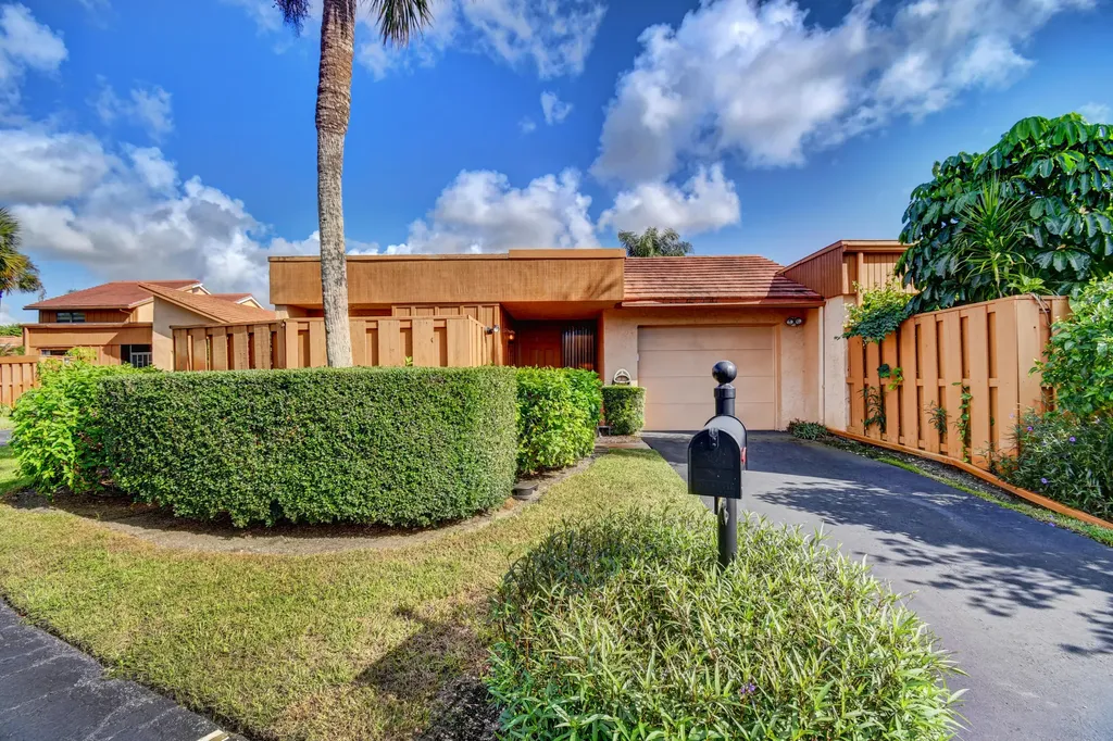 5396 Stonybrook Lane Boynton Beach FL 33437