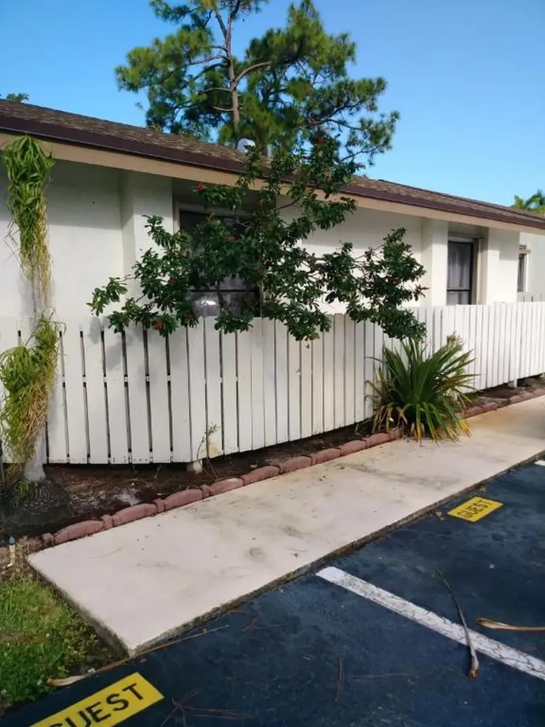 6121 Newstead Court Greenacres FL 33463