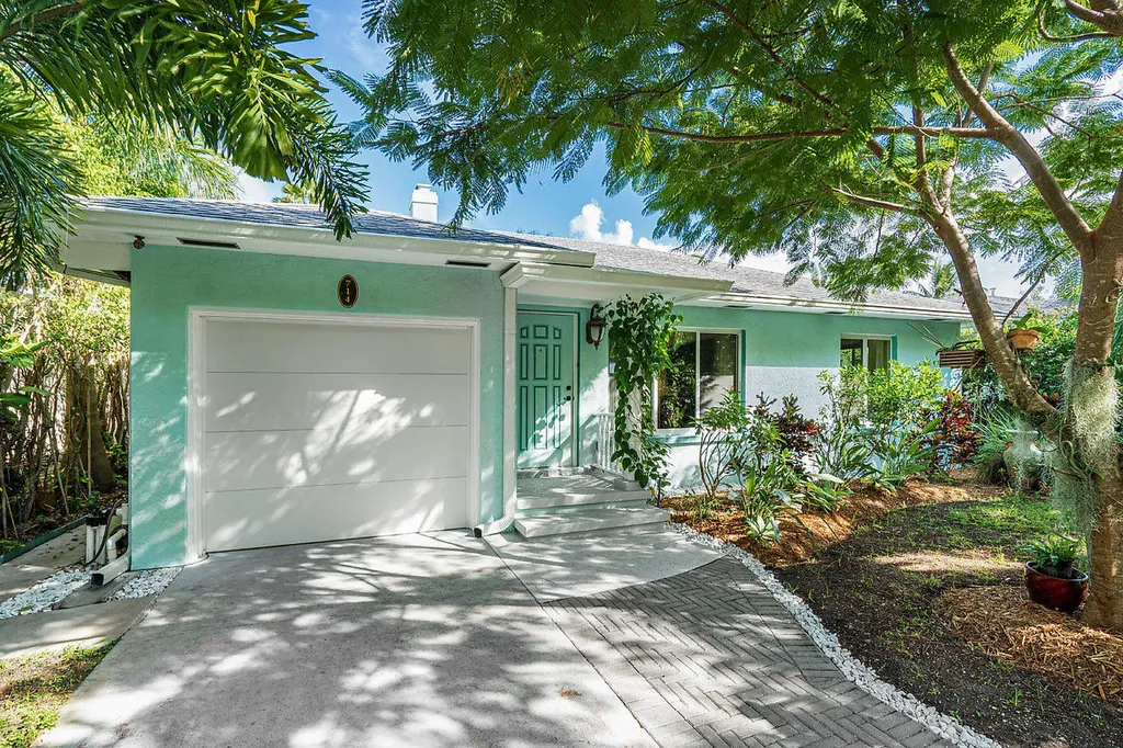 714 S Palmway Lake Worth Beach FL 33460